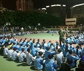 学校新生军训服务